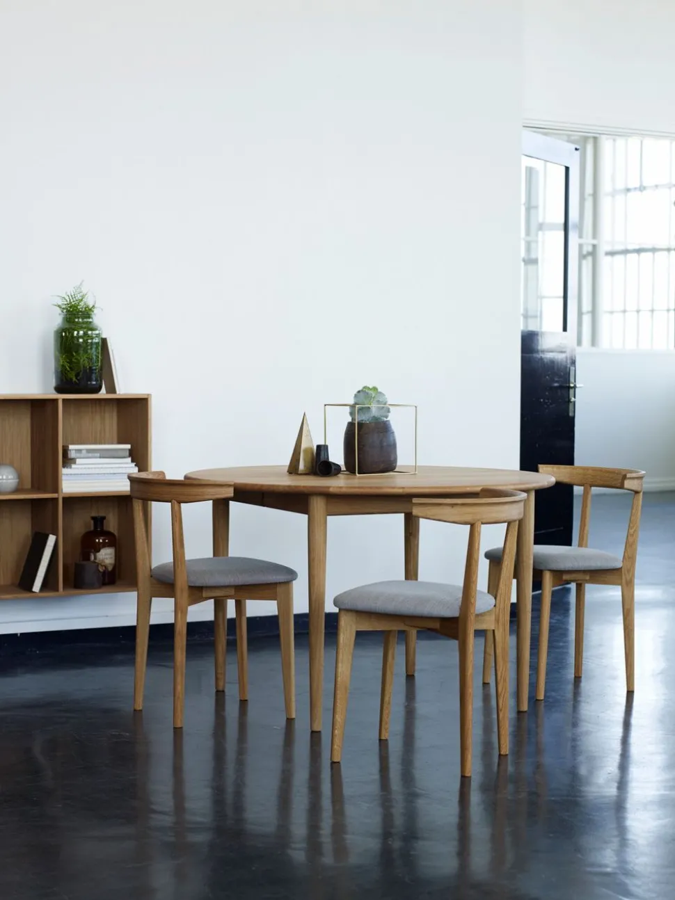 800 Dining Table