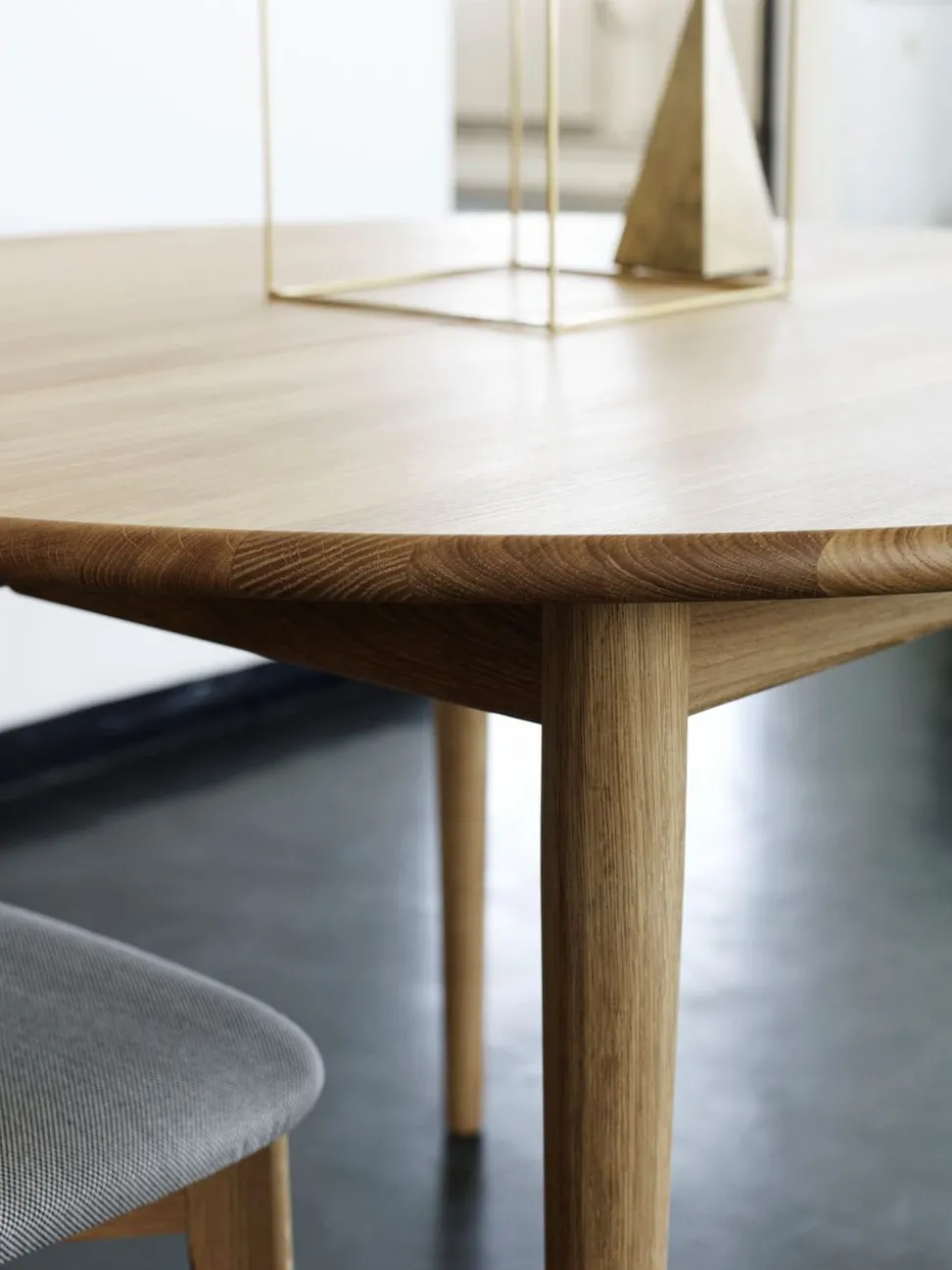 800 Dining Table