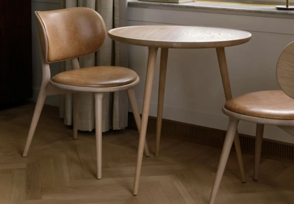 Accent Oval Lounge Table