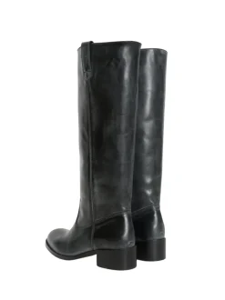 Ann Boots