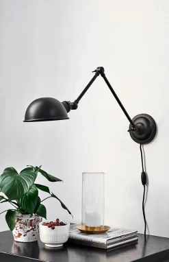 AURA wall lamp