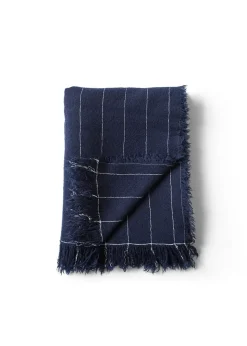 Battus Throw