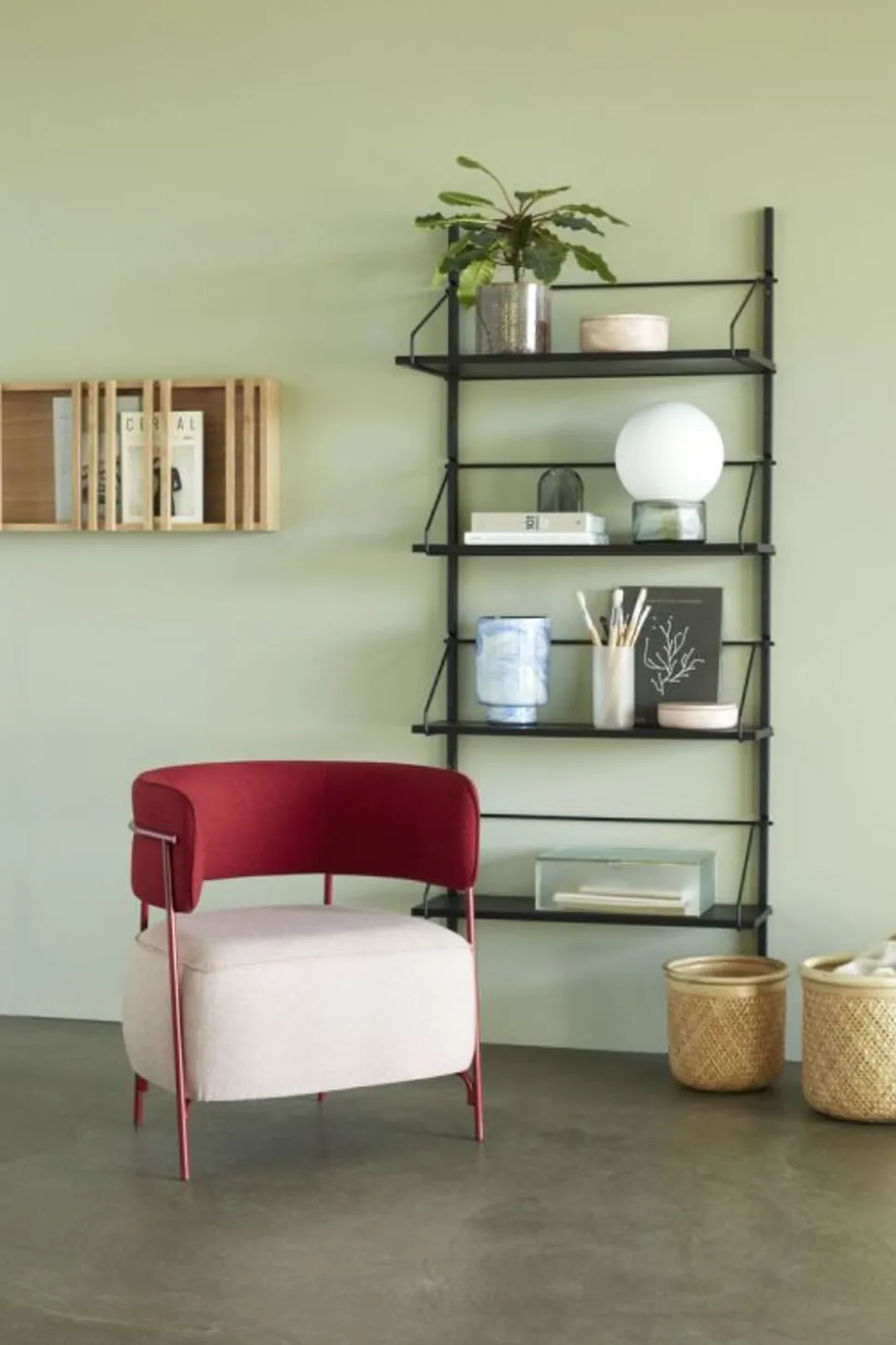 Column Magazine Holder