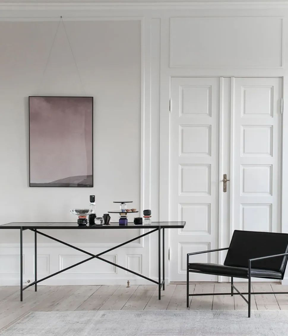 Console by Emil Thorup