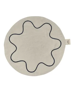 Curved embroidery basket napkin