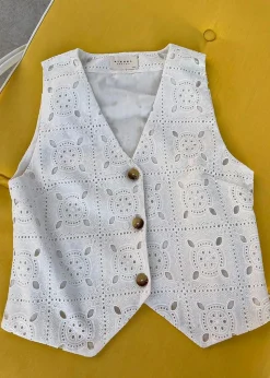 Debbie Vest