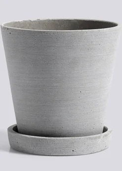 Flowerpot with saucer