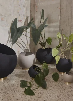 Globe Flowerpot