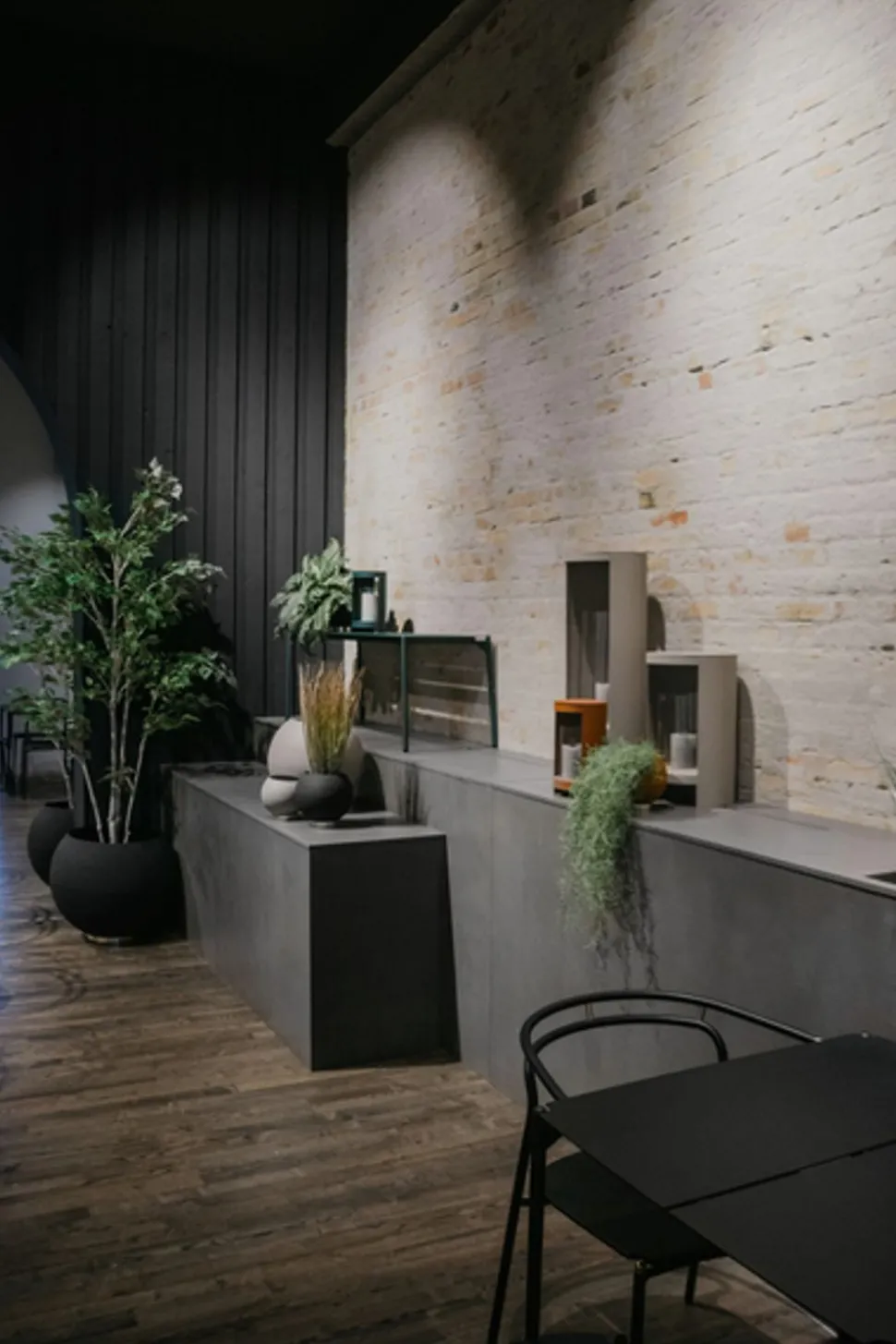 Globe Flowerpot