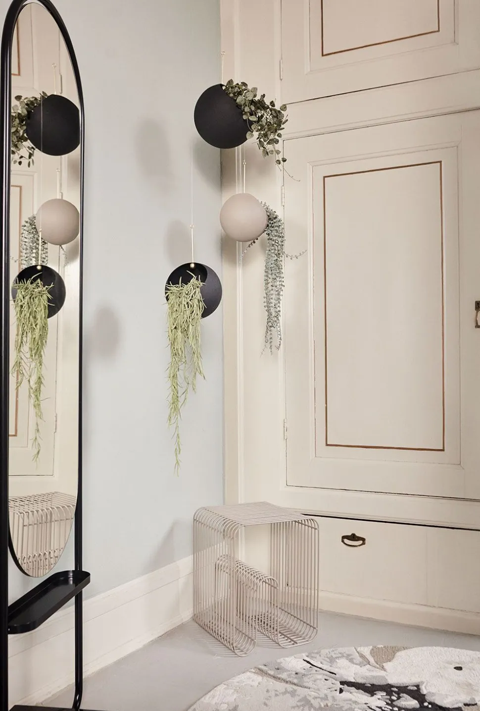 Globe Hangning Flowerpot