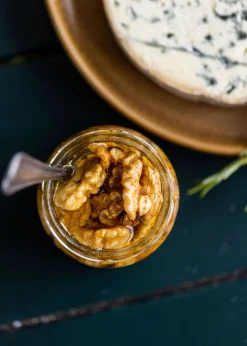 Honey with Walnuts