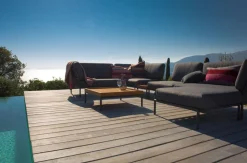LEVEL / Table