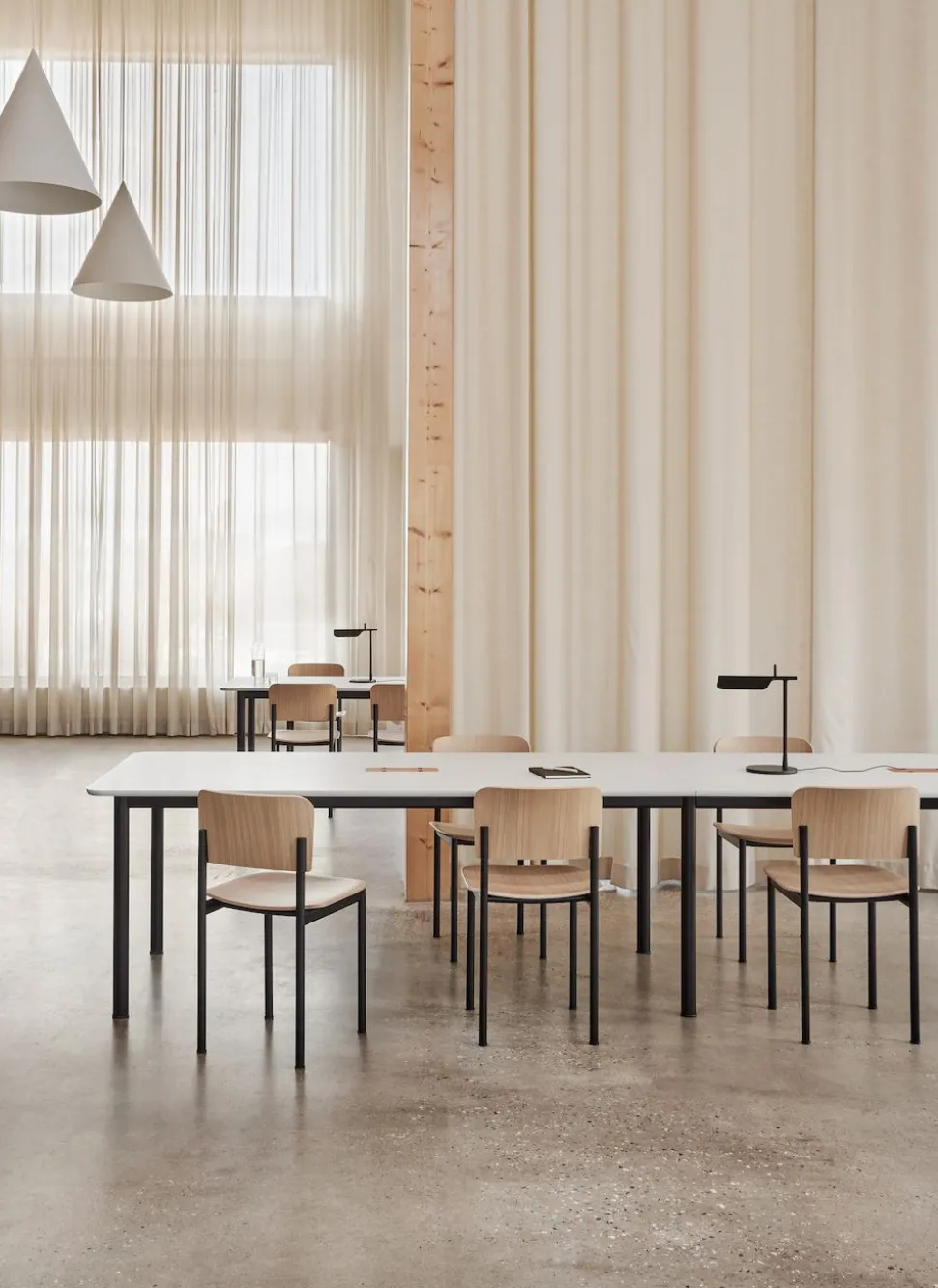 Plan Chair 3413 by Edward Barber & Jay Osgerby