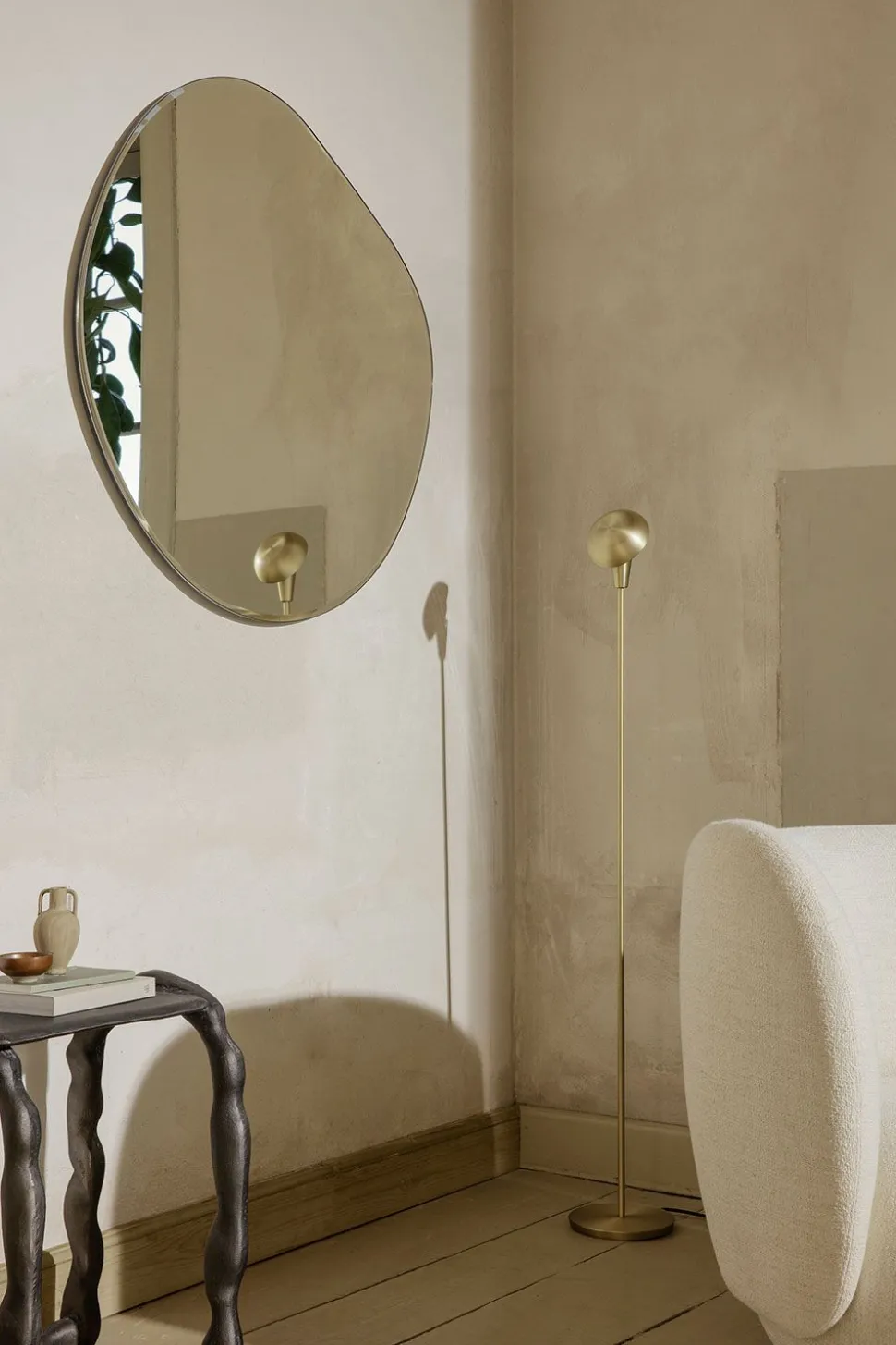 Pond Mirror - Dark Chrome Edge