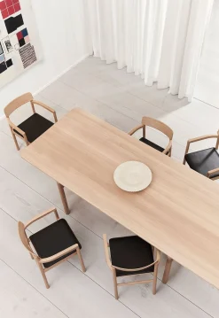 Post Table 6442 by Cecilie Manz