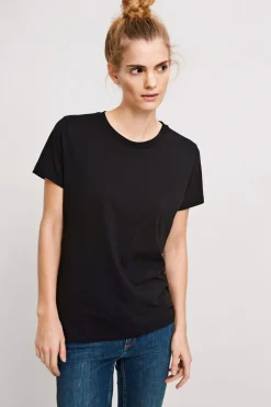 Solly Tee Solid