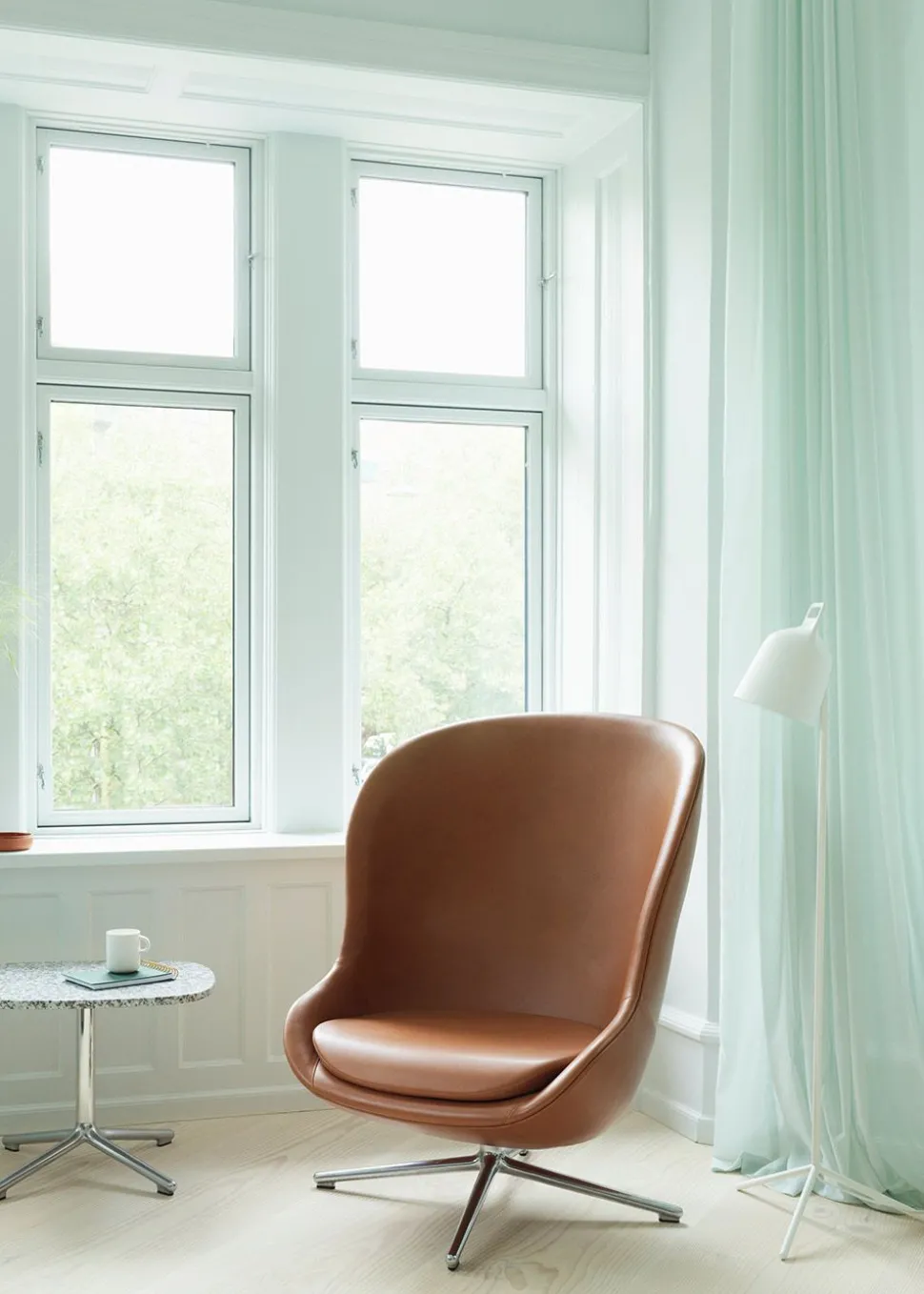 Stage floor lamp