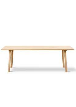 Taro Table 6106 by Jasper Morrison